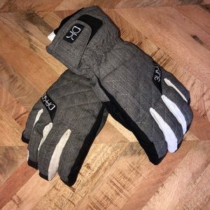 Dakine snow gloves